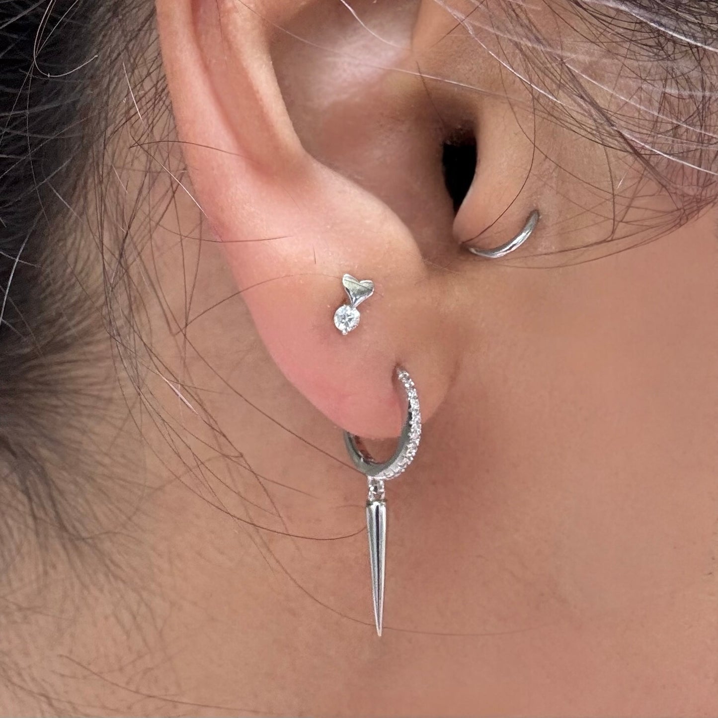 HERA | Single huggies - Queen of the Goddesses